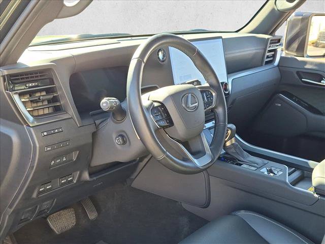 Used 2025 Lexus GX 550 AWD/4WD image 10