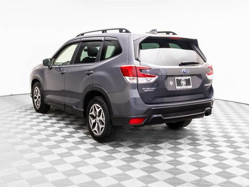 Used 2023 Subaru Forester Premium image 3