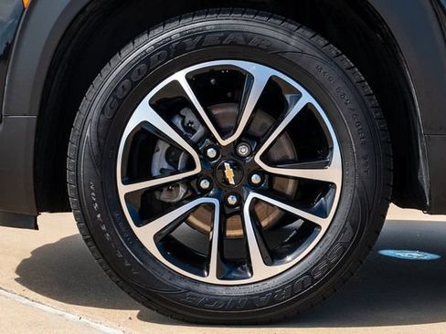 Used 2024 Chevrolet TrailBlazer LT w/ Convenience Package AWD/4WD image 6
