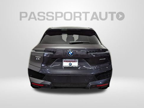 Used 2025 BMW iX xDrive50 w/ Premium Package image 5
