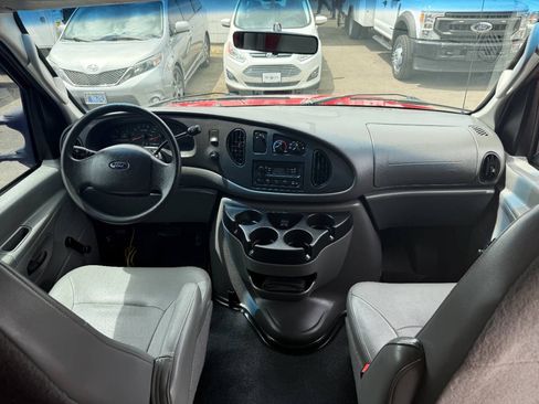 Used 2008 Ford E-350 and Econoline 350 Super Duty RWD image 16