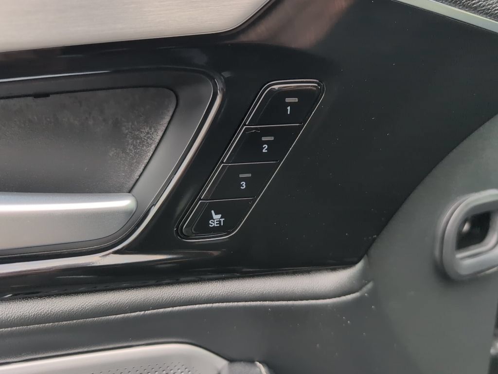Certified 2026 Acura MDX w/ Technology Package AWD/4WD image 9
