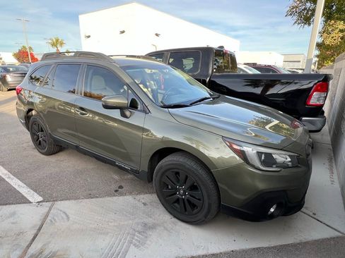 Used 2018 Subaru Outback 2.5i Premium image 10
