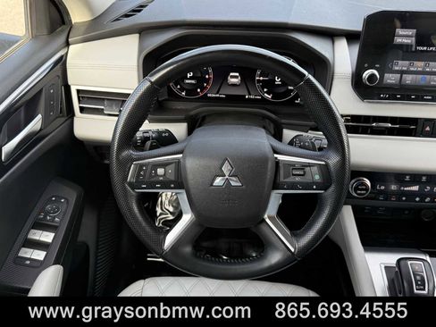 Used 2023 Mitsubishi Outlander SEL image 15