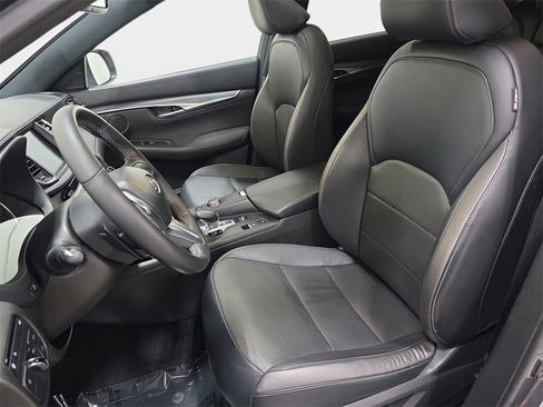 Certified 2023 INFINITI QX55 Luxe w/ Cargo Package image 12