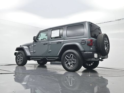 Used 2024 Jeep Wrangler Unlimited Sahara w/ Technology Group AWD/4WD image 19