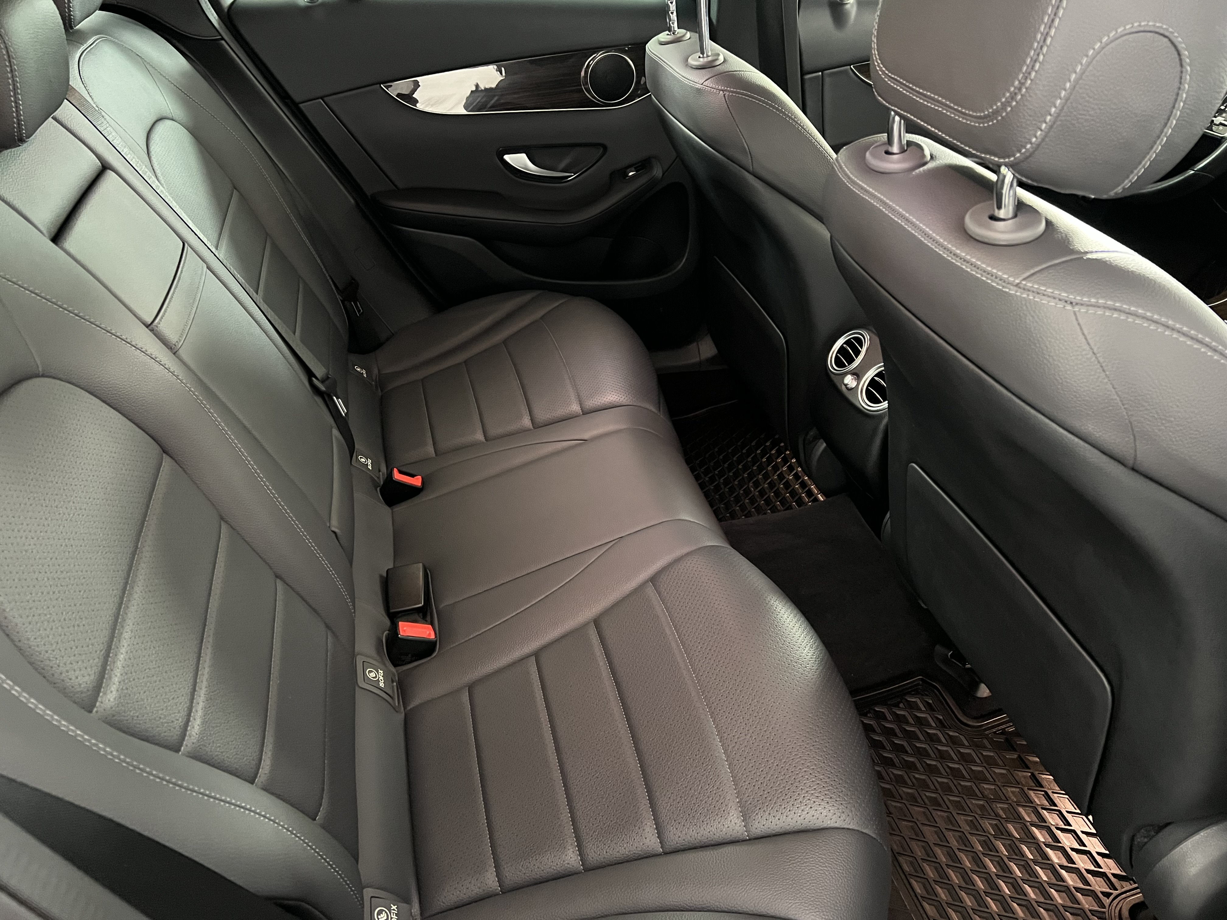 Used 2020 Mercedes-Benz GLC 300 4MATIC image 24