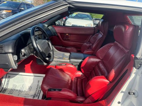Used 1990 Chevrolet Corvette Convertible RWD image 27