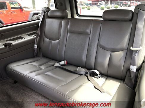 Used 2003 GMC Yukon XL SLT w/ 1SD Preferred Equipment Group AWD/4WD image 11