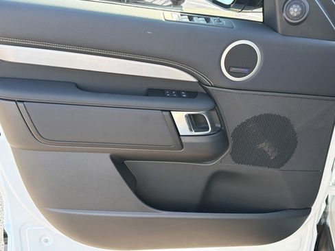 New 2026 Land Rover Discovery Limited Edition image 21