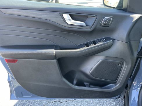 Used 2025 Ford Escape Platinum w/ Premium Technology Package image 16