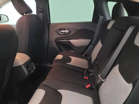 Used 2014 Jeep Cherokee Sport w/ Cold Weather Group AWD/4WD image 18