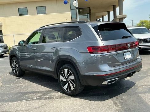 Used 2025 Volkswagen Atlas SE AWD/4WD image 5