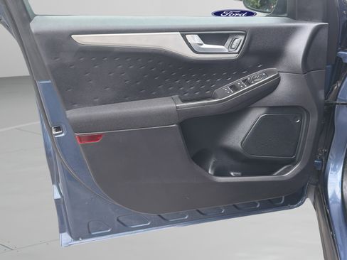 Used 2020 Ford Escape SE FWD image 18