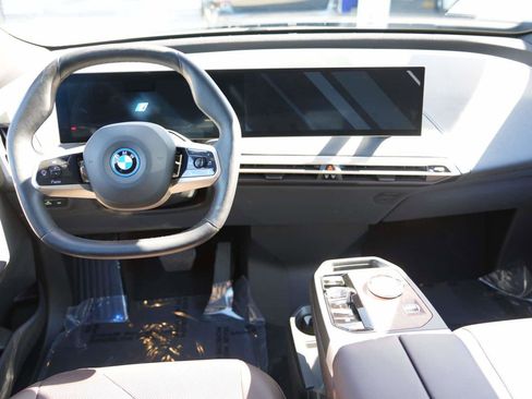 Used 2023 BMW iX xDrive50 w/ Premium Package image 6