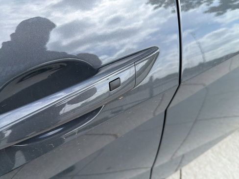 New 2026 Hyundai Elantra Limited FWD image 9