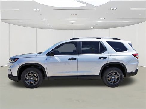 New 2025 Honda Pilot TrailSport image 6