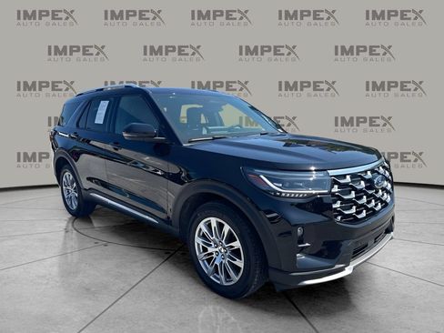 Used 2025 Ford Explorer Platinum AWD/4WD image 4
