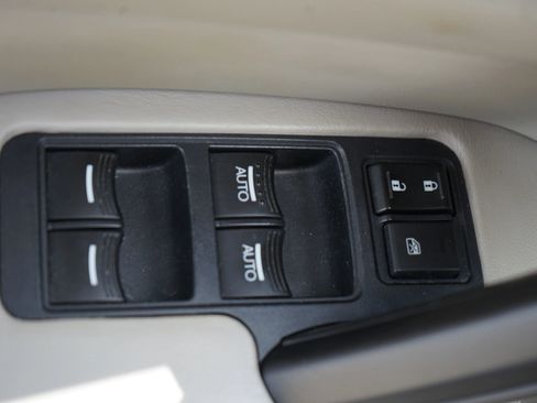 Used 2012 Acura TL w/ Technology Package image 19