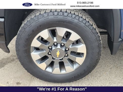 Used 2025 Chevrolet Silverado 2500 Custom w/ Custom Convenience Package AWD/4WD image 9