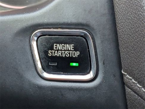 Used 2017 GMC Acadia SLT image 31