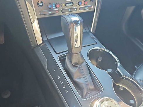 Used 2019 Ford Explorer Platinum image 22