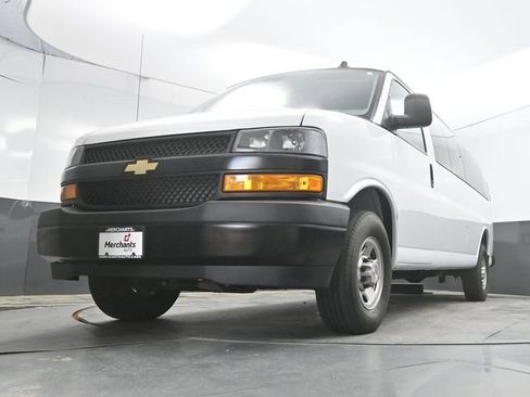 Used 2024 Chevrolet Express 3500 LS RWD image 37