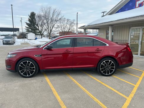 Used 2018 Ford Taurus SHO w/ Driver Assist Package image 4