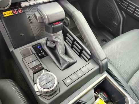 Used 2025 Toyota 4Runner TRD Off-Road Premium w/ Tow Technology Package AWD/4WD image 18