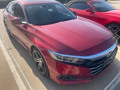 Used 2022 Honda Accord Touring image 2