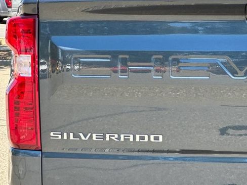 Used 2021 Chevrolet Silverado 1500 LT RWD image 48
