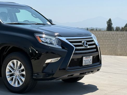Used 2017 Lexus GX 460 Premium w/ Premium Package AWD/4WD image 3