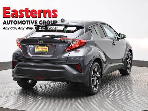 Used 2019 Toyota C-HR Limited FWD image 5