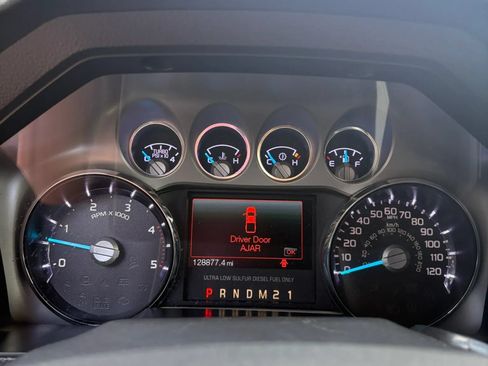 Used 2015 Ford F250 Lariat w/ Lariat Chrome Package AWD/4WD image 14