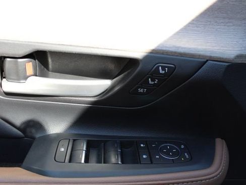 Used 2024 Toyota Grand Highlander AWD image 25