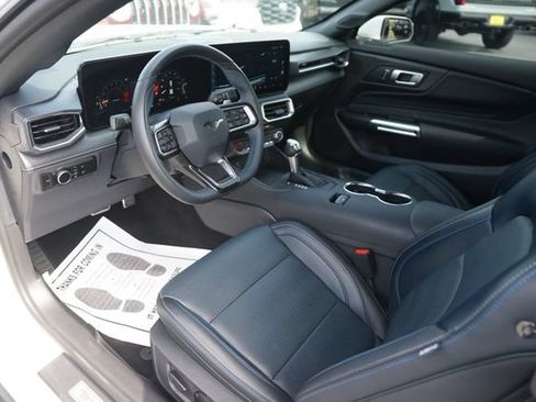 Used 2025 Ford Mustang GT Premium RWD image 8