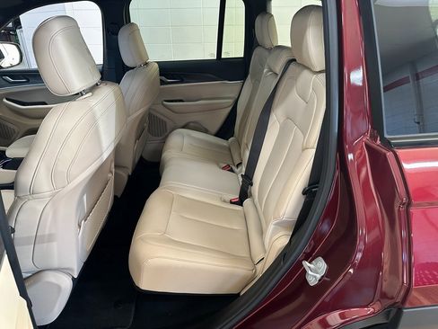 New 2025 Jeep Grand Cherokee Limited w/ Black Appearance Package image 38