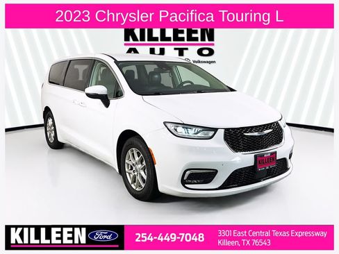 Used 2023 Chrysler Pacifica Touring-L FWD image 1