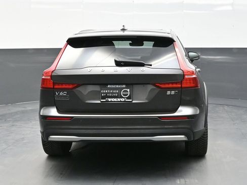 Used 2025 Volvo V60 B5 Cross Country Plus AWD/4WD image 6