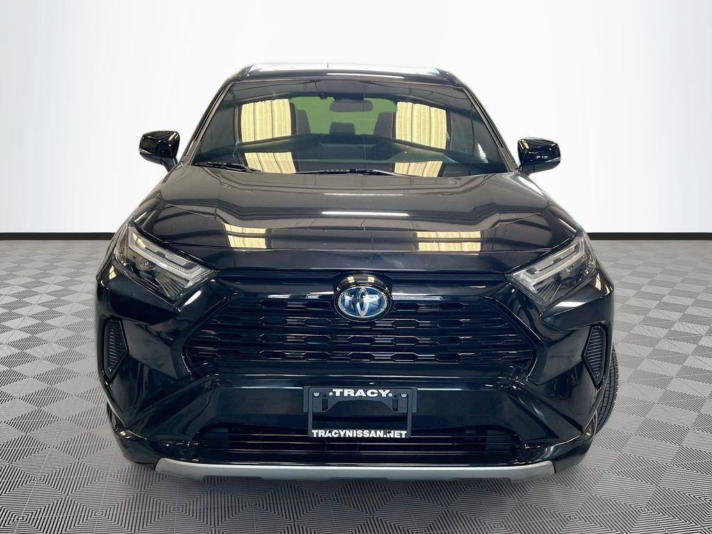 Used 2022 Toyota RAV4 SE w/ Convenience Package AWD/4WD image 2