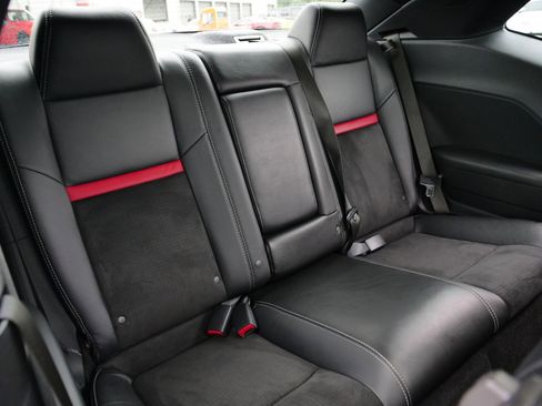 Used 2009 Dodge Challenger SRT8 image 32