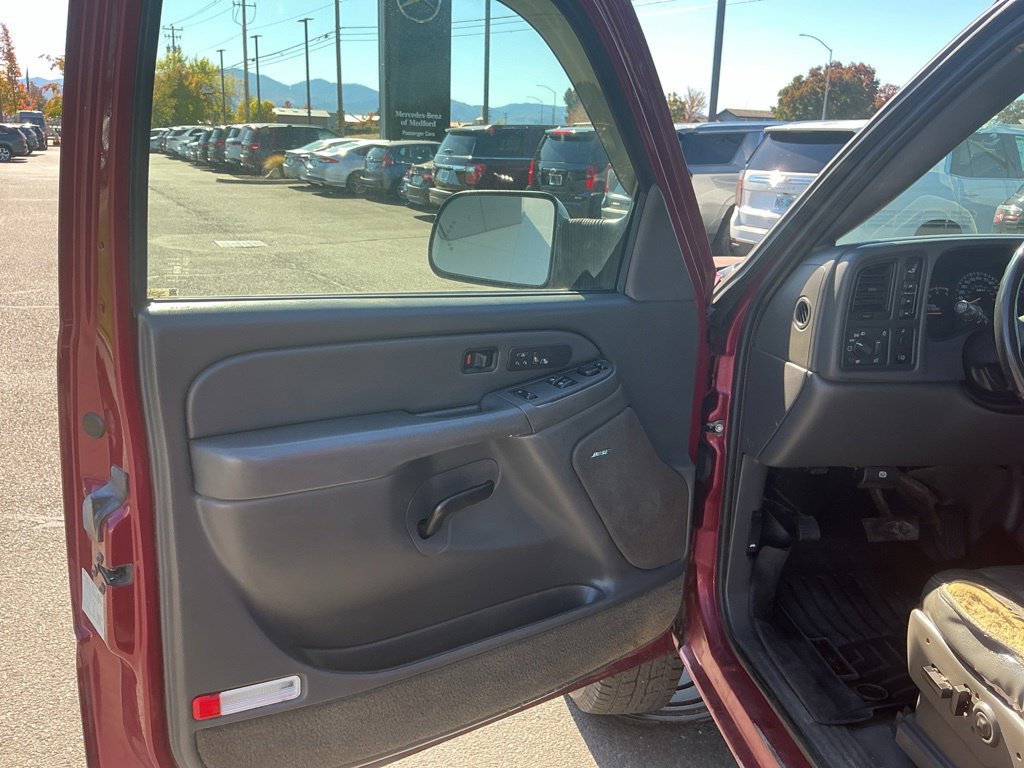 Used 2004 GMC Sierra 2500 SLT w/ Heavy-Duty Power Package AWD/4WD image 14