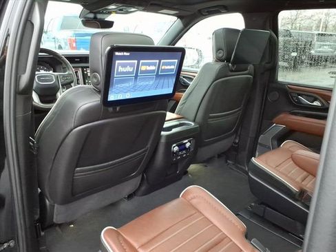 Used 2024 GMC Yukon XL Denali Ultimate AWD/4WD image 18