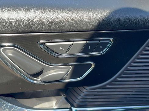 Used 2022 Lincoln Corsair AWD w/ Equipment Group 101A image 17