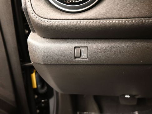 Used 2023 Chevrolet Colorado LT w/ LT Convenience Package image 33