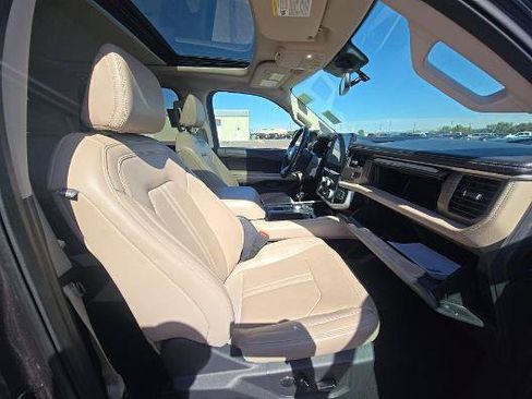 Used 2024 Ford Expedition Limited RWD image 23