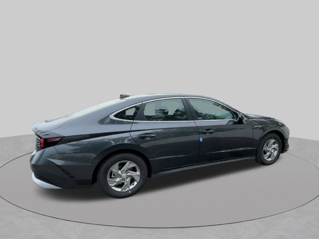 Used 2026 Hyundai Sonata SE FWD image 26