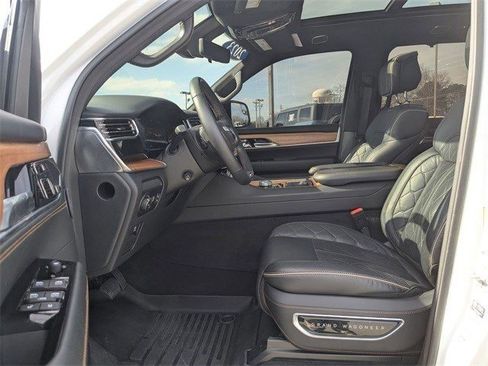 Used 2023 Jeep Grand Wagoneer Series III image 22