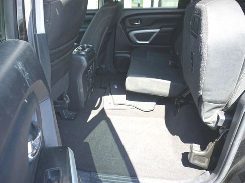 Used 2017 Nissan Titan SV RWD image 18
