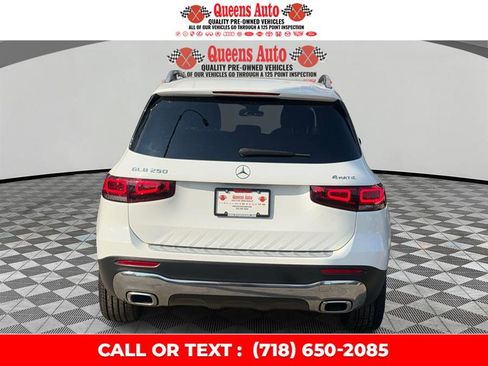 Used 2021 Mercedes-Benz GLB 250 4MATIC w/ Premium Package image 5